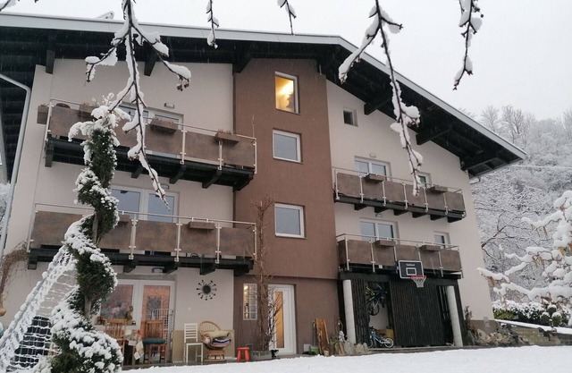 Lovely apartment for 4 people with WIFI, TV and balcony