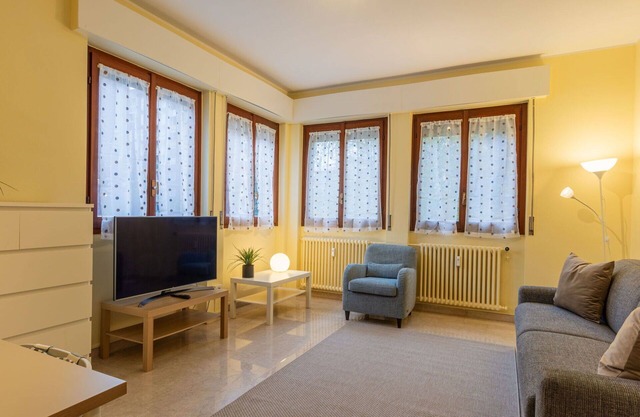 Lovely apartment for 4 people with WIFI, A/C and TV