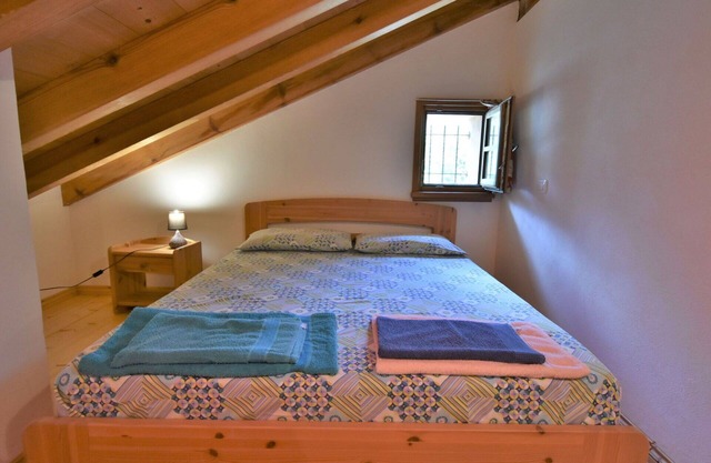 Lovely apartment for 5 guests with WIFI, A/C, TV, patio and pets allowed