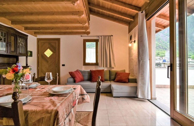 Lovely apartment for 5 guests with WIFI, TV, terrace and pets allowed