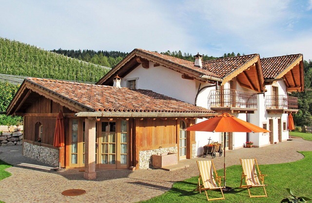 Lovely apartment for 8 guests with WIFI, TV, terrace and pets allowed