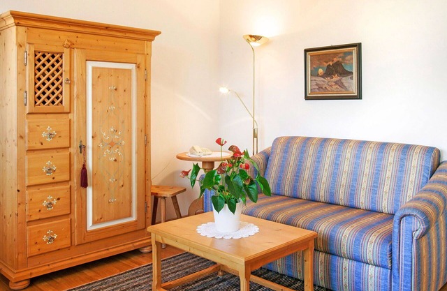 Lovely apartment for 3 guests with WIFI, hot tub, pool, A/C, TV, balcony and pets allowed