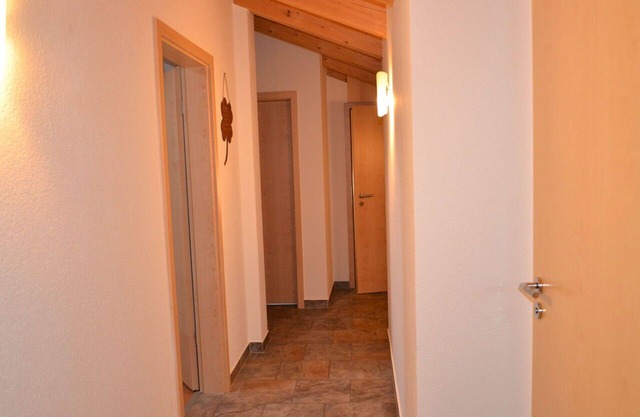 Lovely apartment in villa for 5 guests with WIFI, TV, balcony and pets allowed