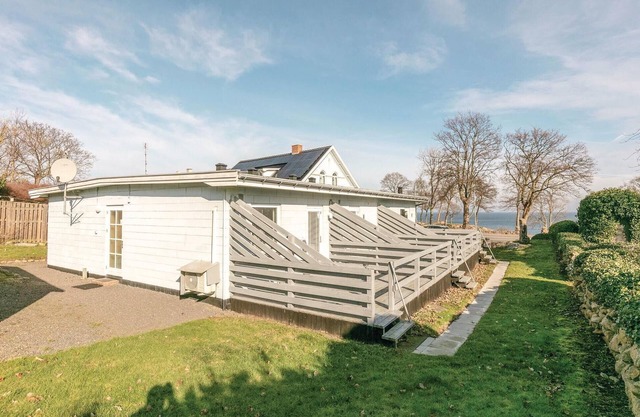 Lovely apartment in Allinge with WiFi