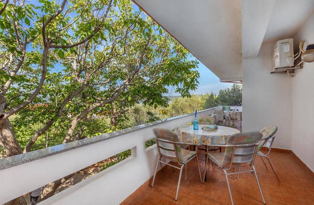 Lovely apartment in Punat with WiFi