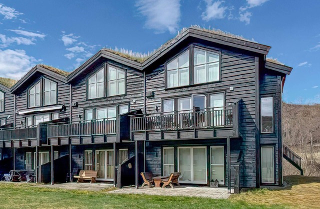 Lovely apartment in Tjørhom