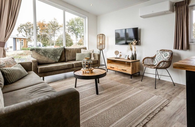 Lovely apartment in villa for 4 guests with pool, A/C, WIFI, TV, terrace and parking