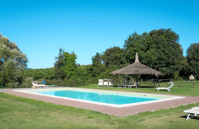 Lovely apartment in villa with A/C, hot tub, WIFI, pool, TV, patio, pets allowed and parking