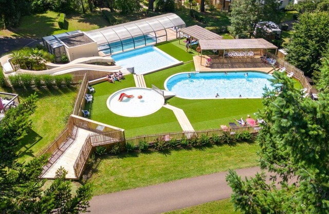 Lovely apartment in villa with WIFI, A/C, hot tub, pool, TV, terrace, pets allowed and parking