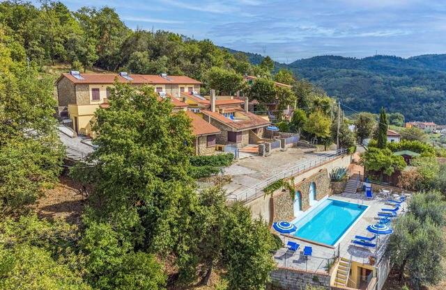 Lovely apartment for 4 guests with WIFI, pool, balcony, pets allowed and panoramic view