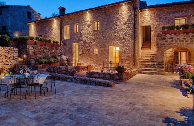 Lovely apartment with hot tub, A/C, private pool, WIFI, TV, patio, panoramic view and parking
