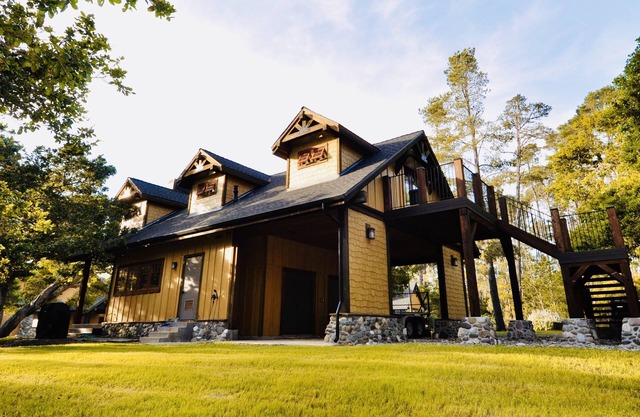Lovely Cottage just above Moonstone Beach in the Pines and Oak Trees.