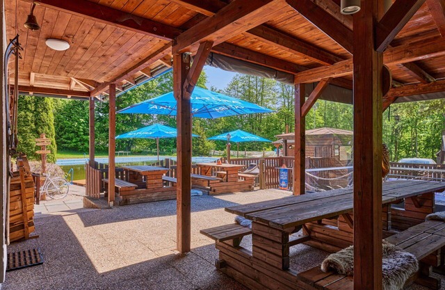 Lovely apartment for 2 people with WIFI, pool, A/C, TV, patio and pets allowed