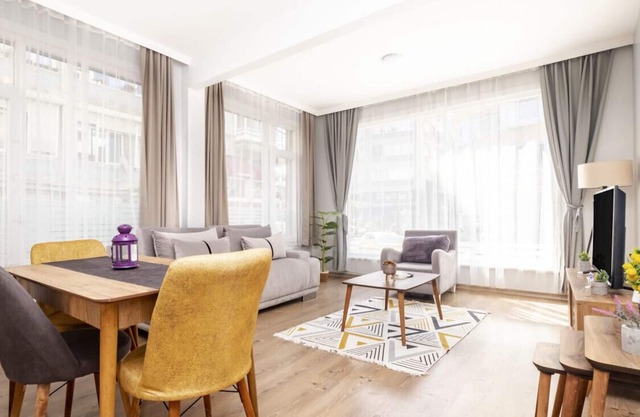 Lovely Flat near Shore and Trendy Spots in Kadikoy