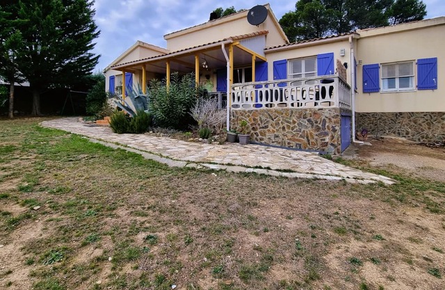 Lovely holiday home with pool in a quiet area