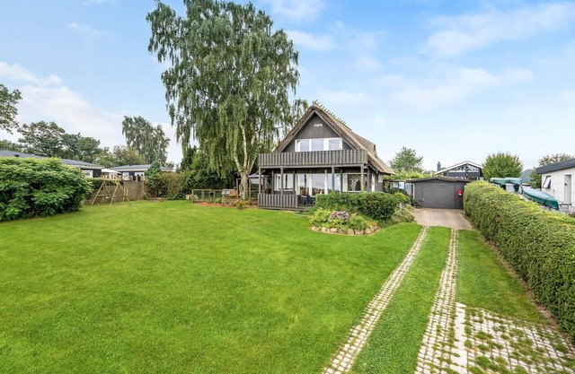 Lovely home in Børkop with WiFi