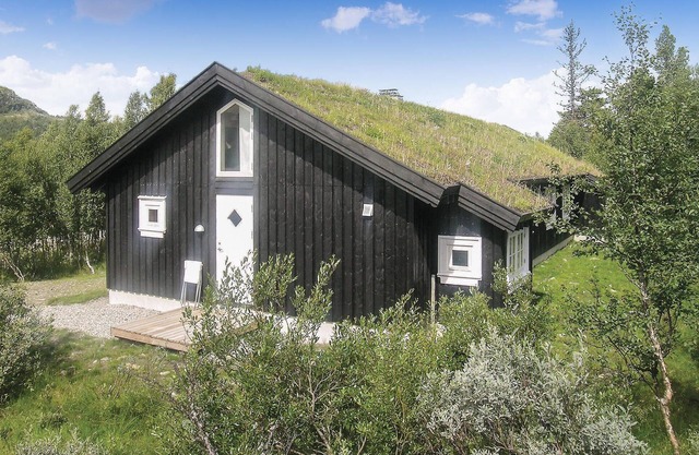 Lovely home in Gålå with sauna