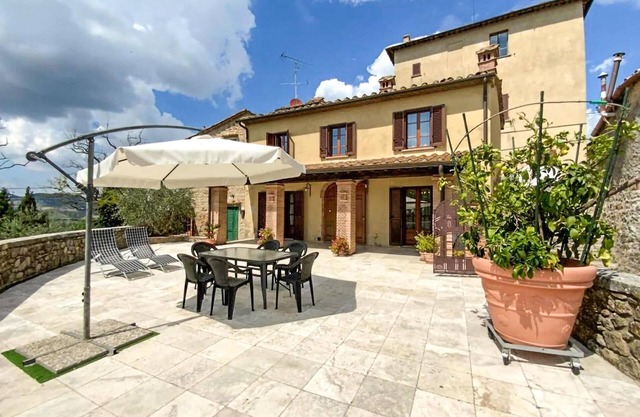 Lovely home in Mazzolla with WiFi