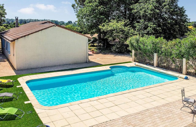 Lovely home in Meysse