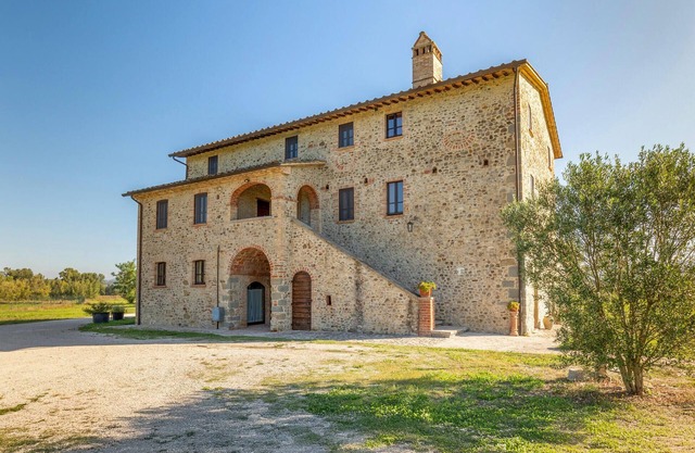 Lovely home in Montone with WiFi
