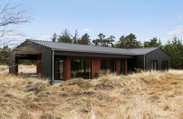 Lovely home in Oksbøl with sauna