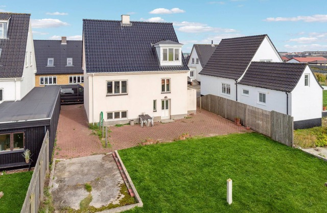 Lovely home in Thyborøn with kitchen