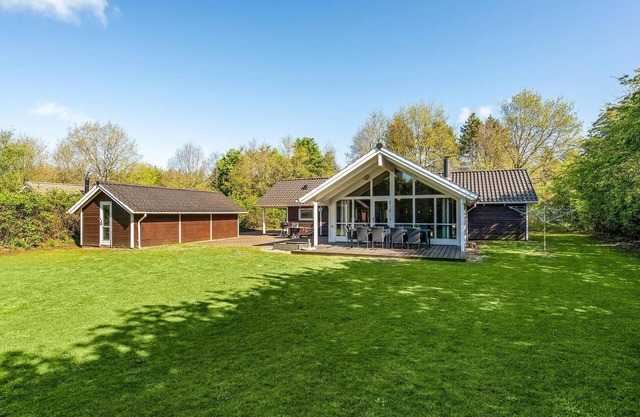 Lovely home in Toftlund with sauna