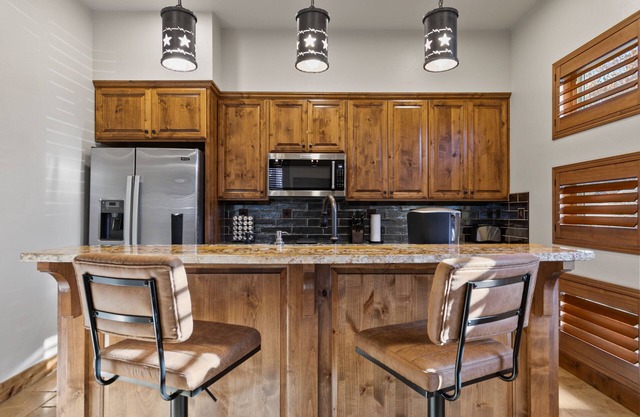 Lovely MidTown Home with Kind Beds and Large TVs