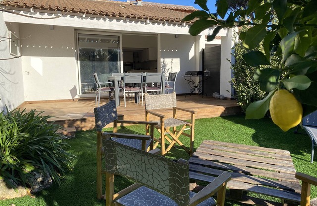 Lovely renovated farmhouse close to golf course and beach opposite St Tropez