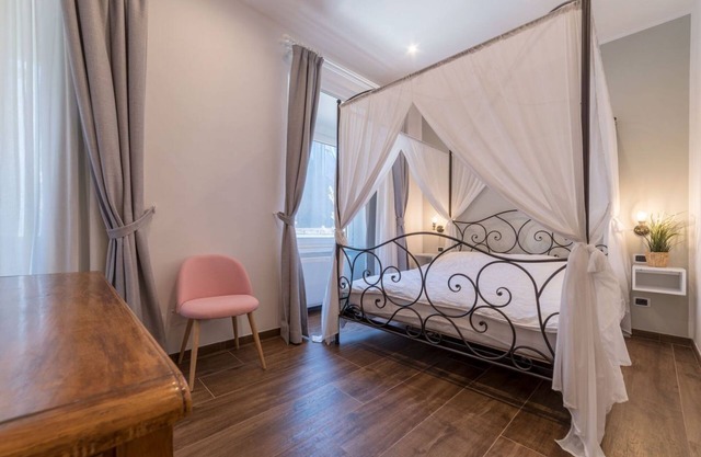 Lovely room, with private bathroom, ideal for 2 guests in 20 square meters of space, is part of the Sallustian Guest House.The Guest House is located on the second floor, without elevator, of an elegant period building and consists of 5 private rooms.In