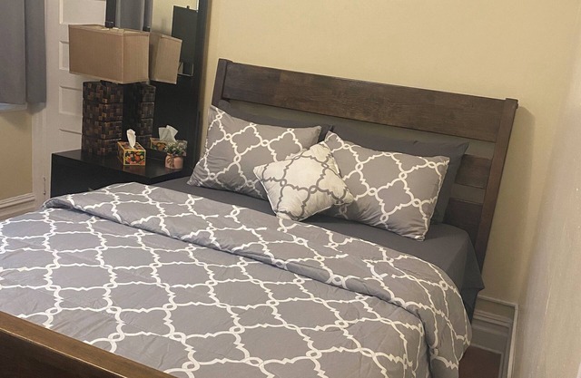 Lovely spacious 2-bedroom apartment with AC in Mount Vernon