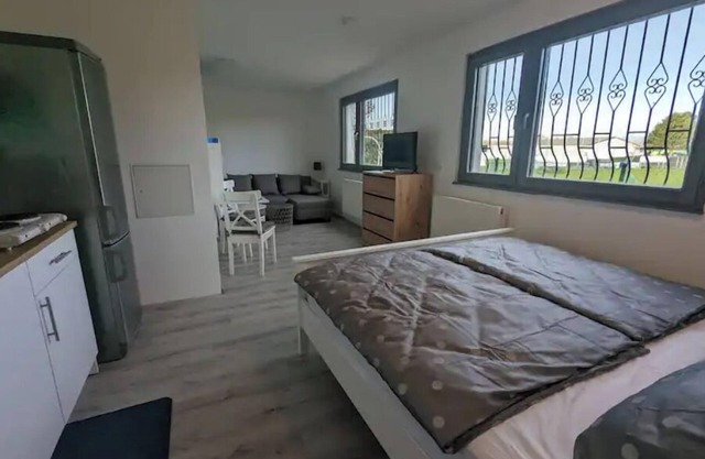 Lovely studio with free parking on premisis