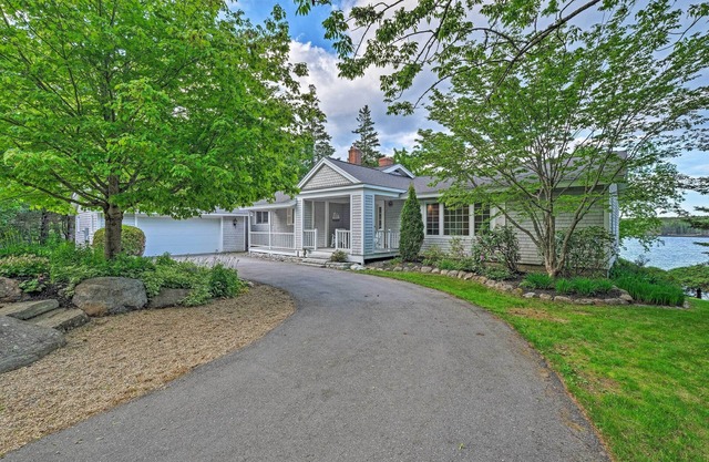 Lovely Waterfront Owls Head Home w/Own Beach