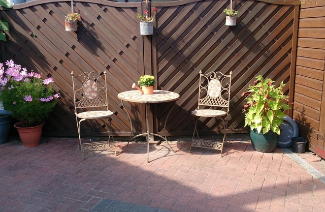 lovingly furnished apartment with garden near the beach