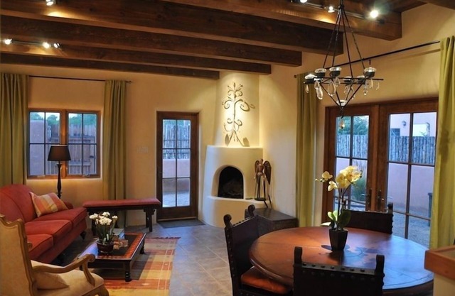 Low June Rates! Location&Luxury: Famers Market,Plaza,Baca, Dining&Galleries!