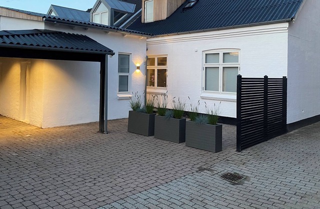 Luksus Byhus 100 Meter fra Gågaden med Egen Carport