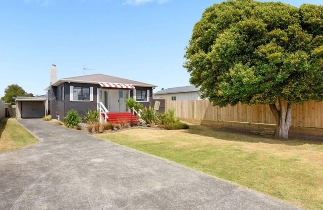 Lulu Cottage at Papamoa Beach