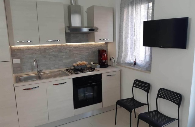 Lutri B&B dotata di tutti i confort e servizi, shopping, spiaggia, divertimento