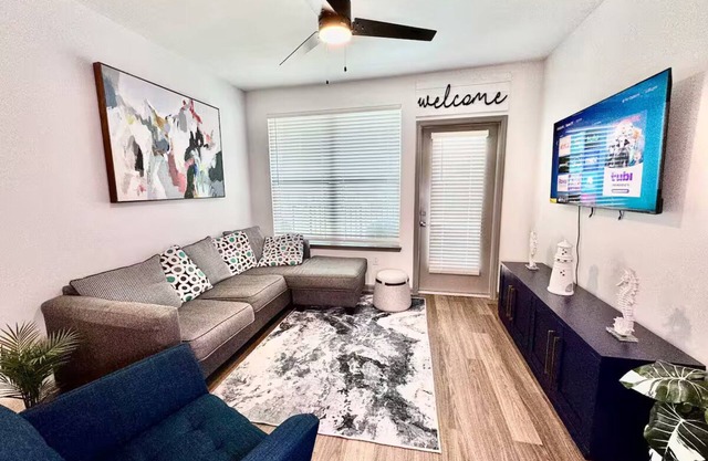 Lux King Bed Balcony Pool View Southside St Johns