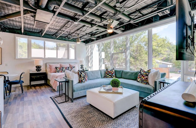 Lux Norman Hideaway | Studio Near OU Campus #Cha