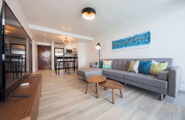 Lux Ocean Front 14th Floor 1BR ON BEACH w/Parking