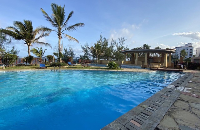 Lux Suites Eden Seafront Apartments