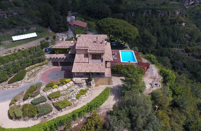 Lux views and heated pool for 25 pax 35min to BCN