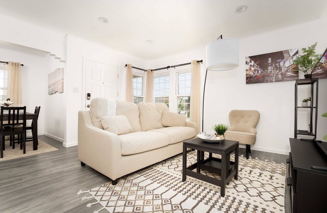 Luxe Comfort Near LAX & SoFi