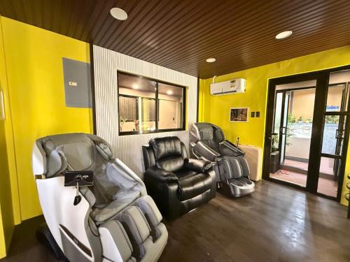 Luxe House of Zs