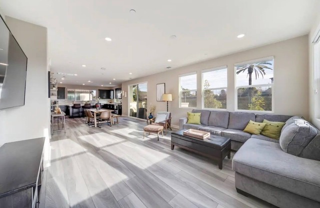Luxe Private Getaway in the Heart of Oceanside!