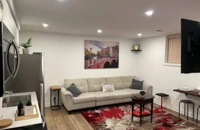 Luxe Townhouse, Niagara Falls