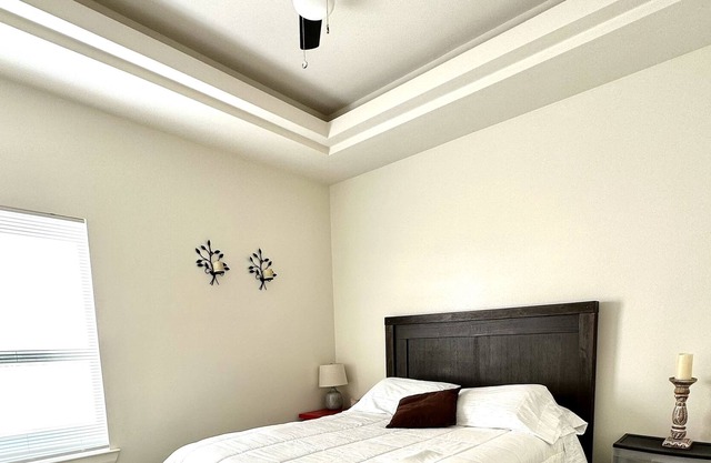 Luxorous, stylish condo near Medical/south Mcallen