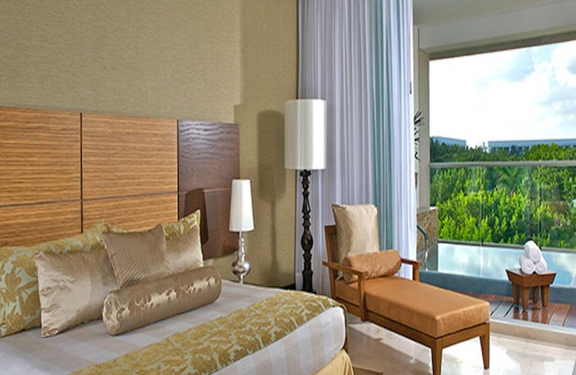 LUXURIOUS 1 BEDROOM ON THE RIVIERA MAYA BEACH AT DISCOUNTED PRICE