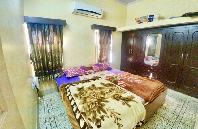 Luxurious 2 bedroom house with kitchen and living area